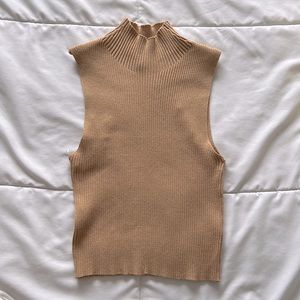 Sleeveless Turtle Neck